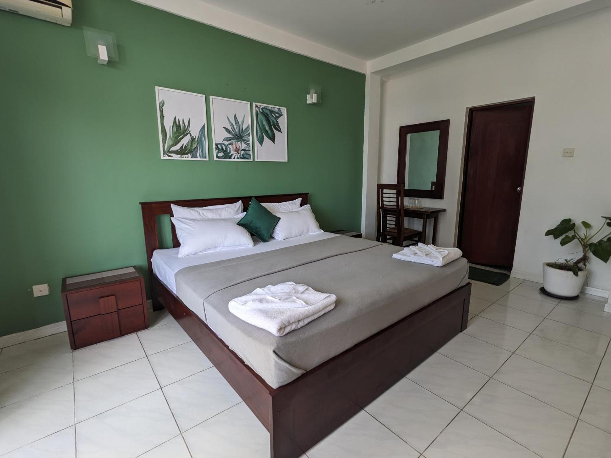 Palmyrah Residencies Otel Kolombo Oda fotoğraf